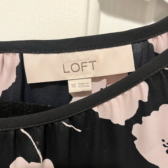 LOFT Floral Blouse - Picture 3 of 3